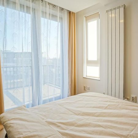 Bright Apartments Moments Away From Herastrau Park, Mall And Metro Bucarest Esterno foto