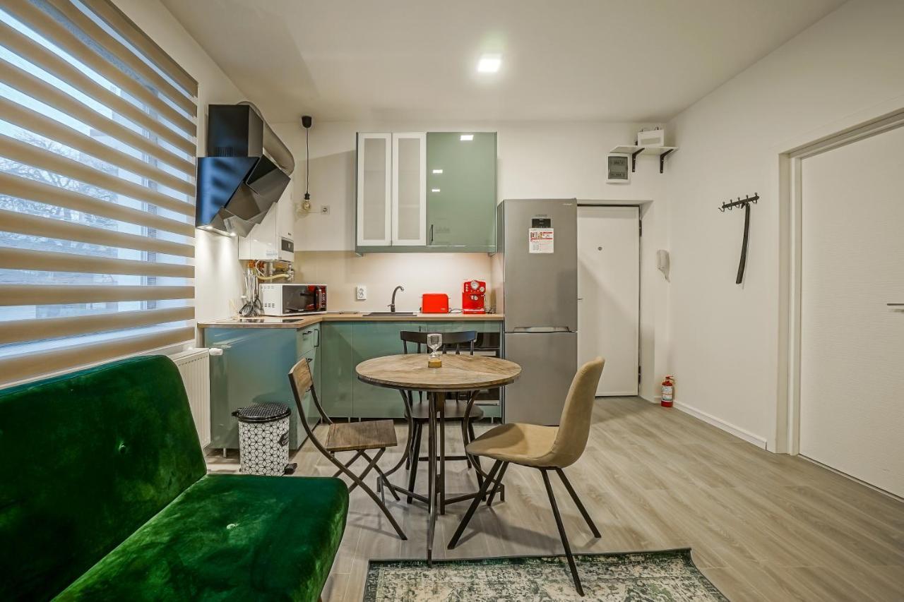Bright Apartments Moments Away From Herastrau Park, Mall And Metro Bucarest Esterno foto