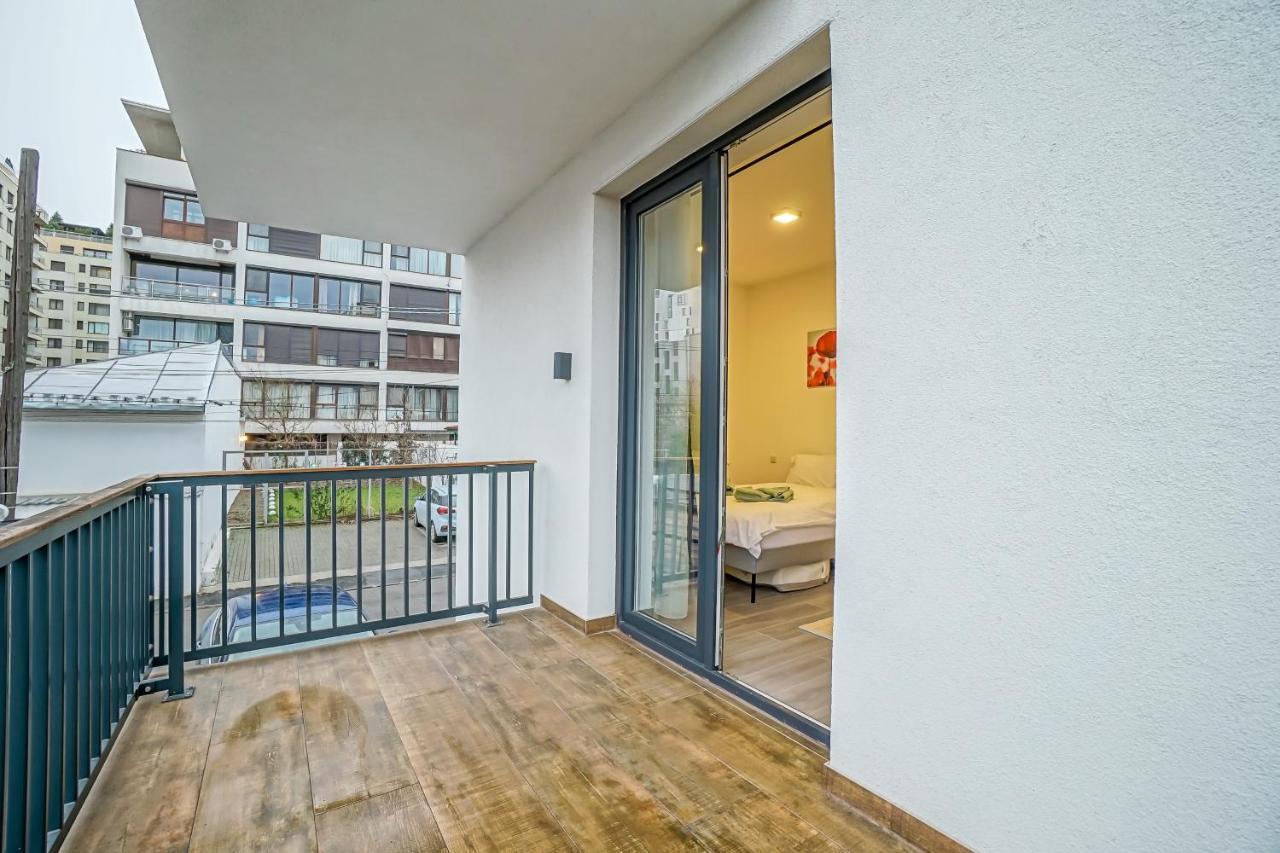 Bright Apartments Moments Away From Herastrau Park, Mall And Metro Bucarest Esterno foto