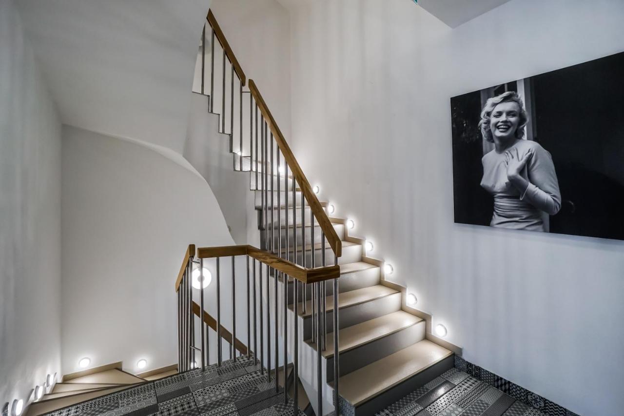 Bright Apartments Moments Away From Herastrau Park, Mall And Metro Bucarest Esterno foto