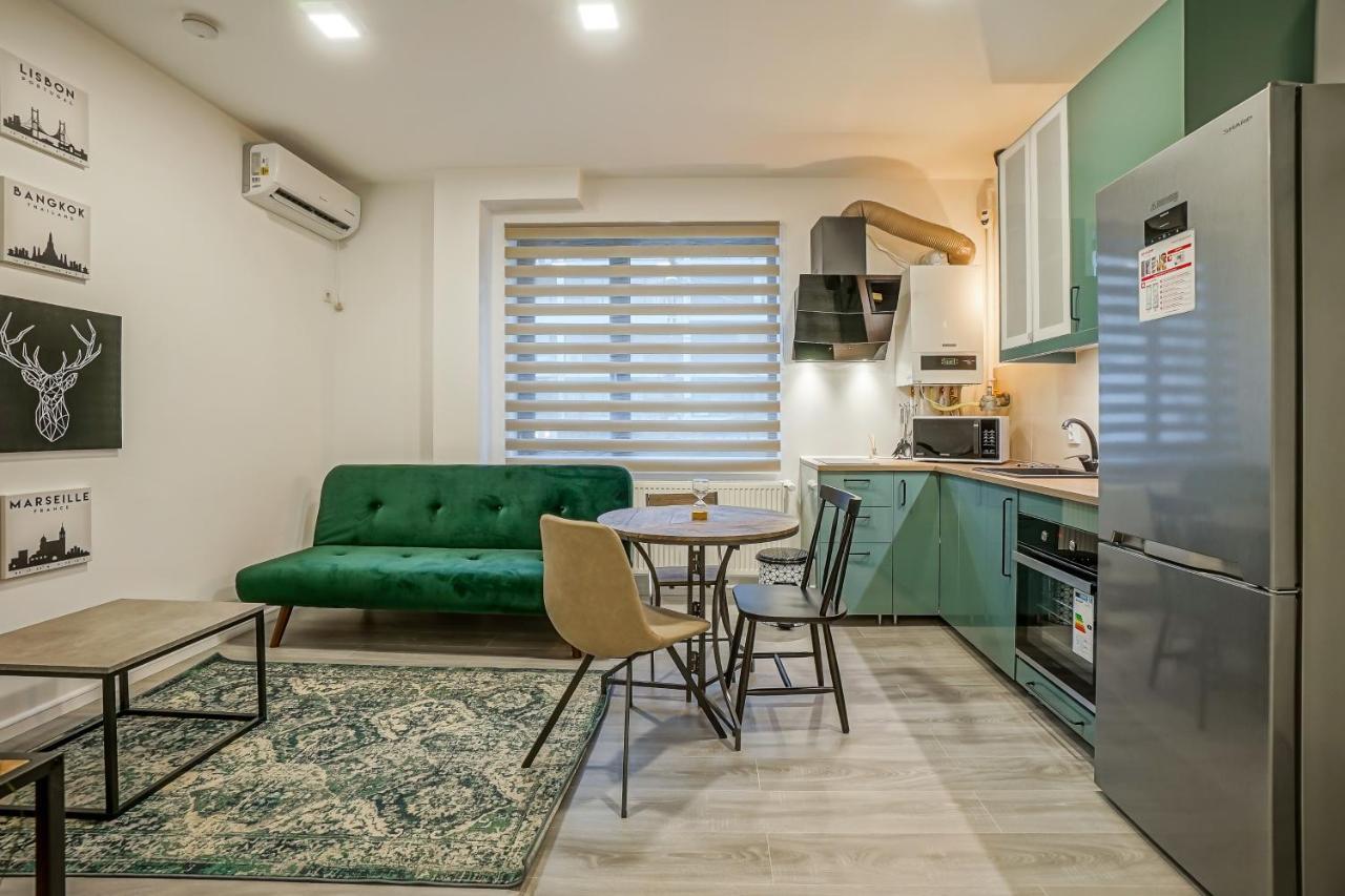 Bright Apartments Moments Away From Herastrau Park, Mall And Metro Bucarest Esterno foto