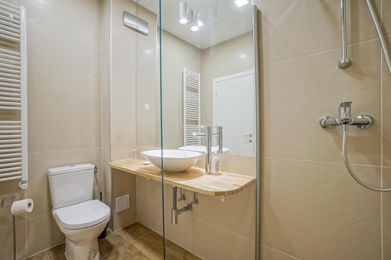 Bright Apartments Moments Away From Herastrau Park, Mall And Metro Bucarest Esterno foto