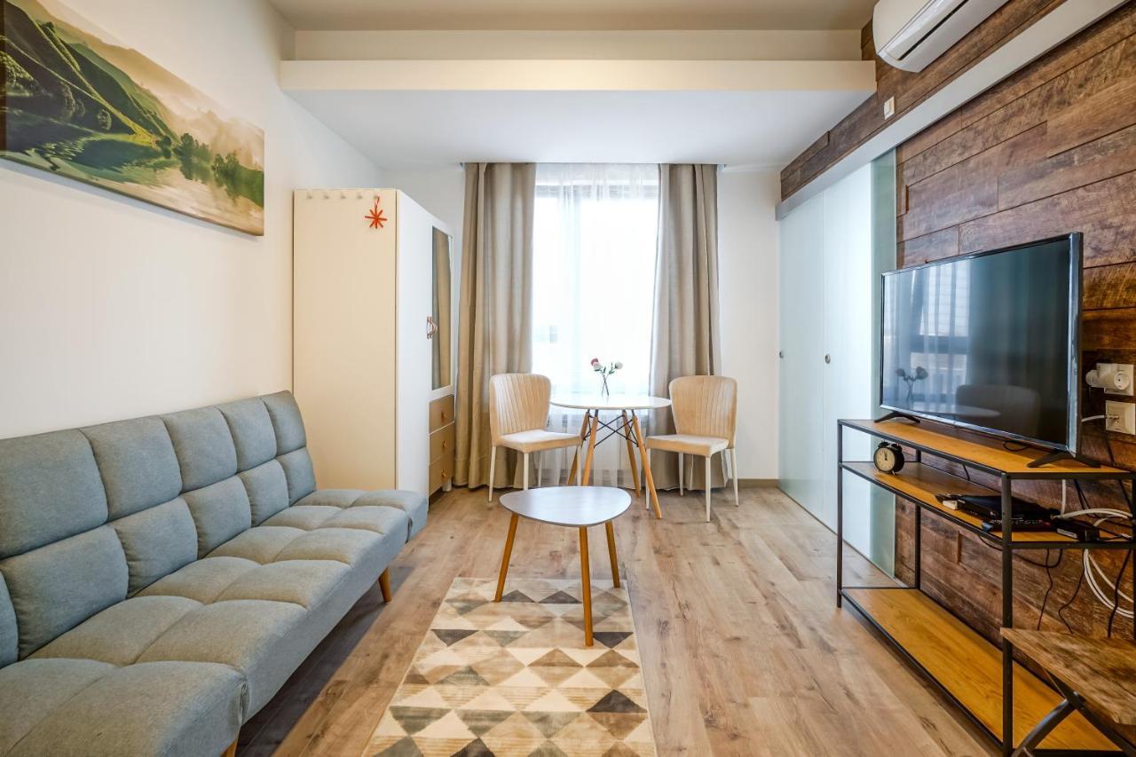 Bright Apartments Moments Away From Herastrau Park, Mall And Metro Bucarest Esterno foto